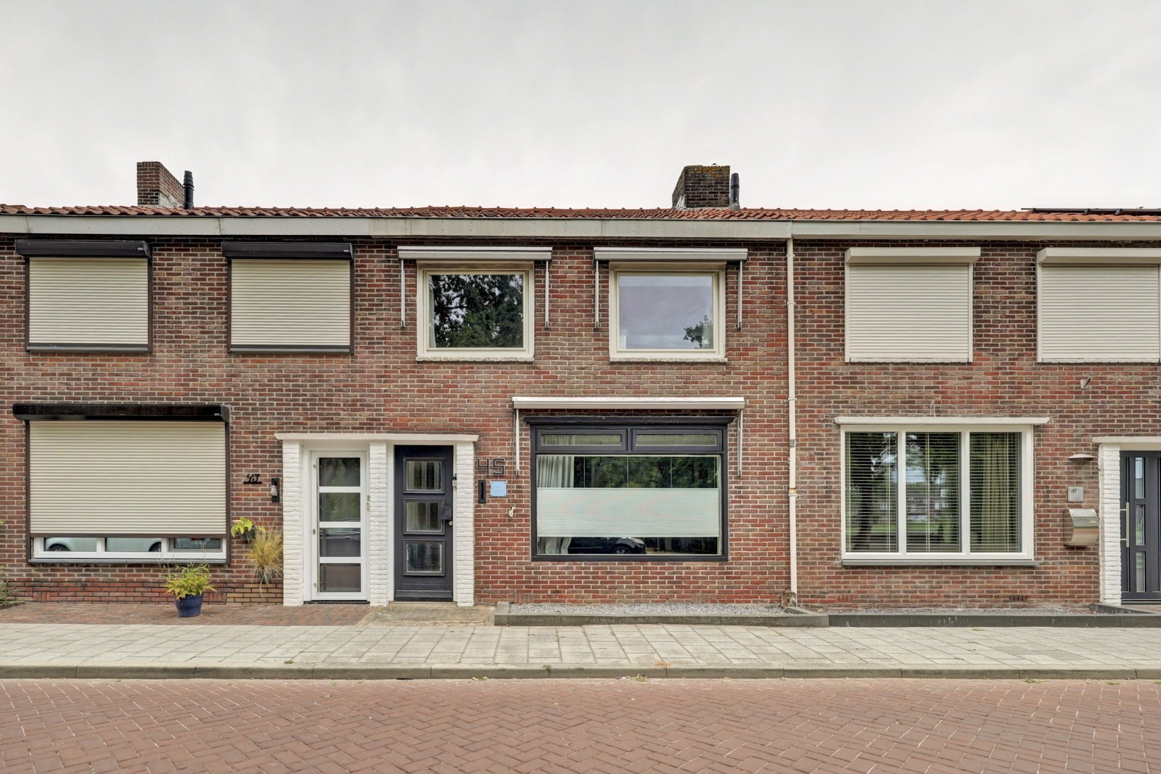 Tussenwoning te koop: Zuidwal 45, Steenbergen