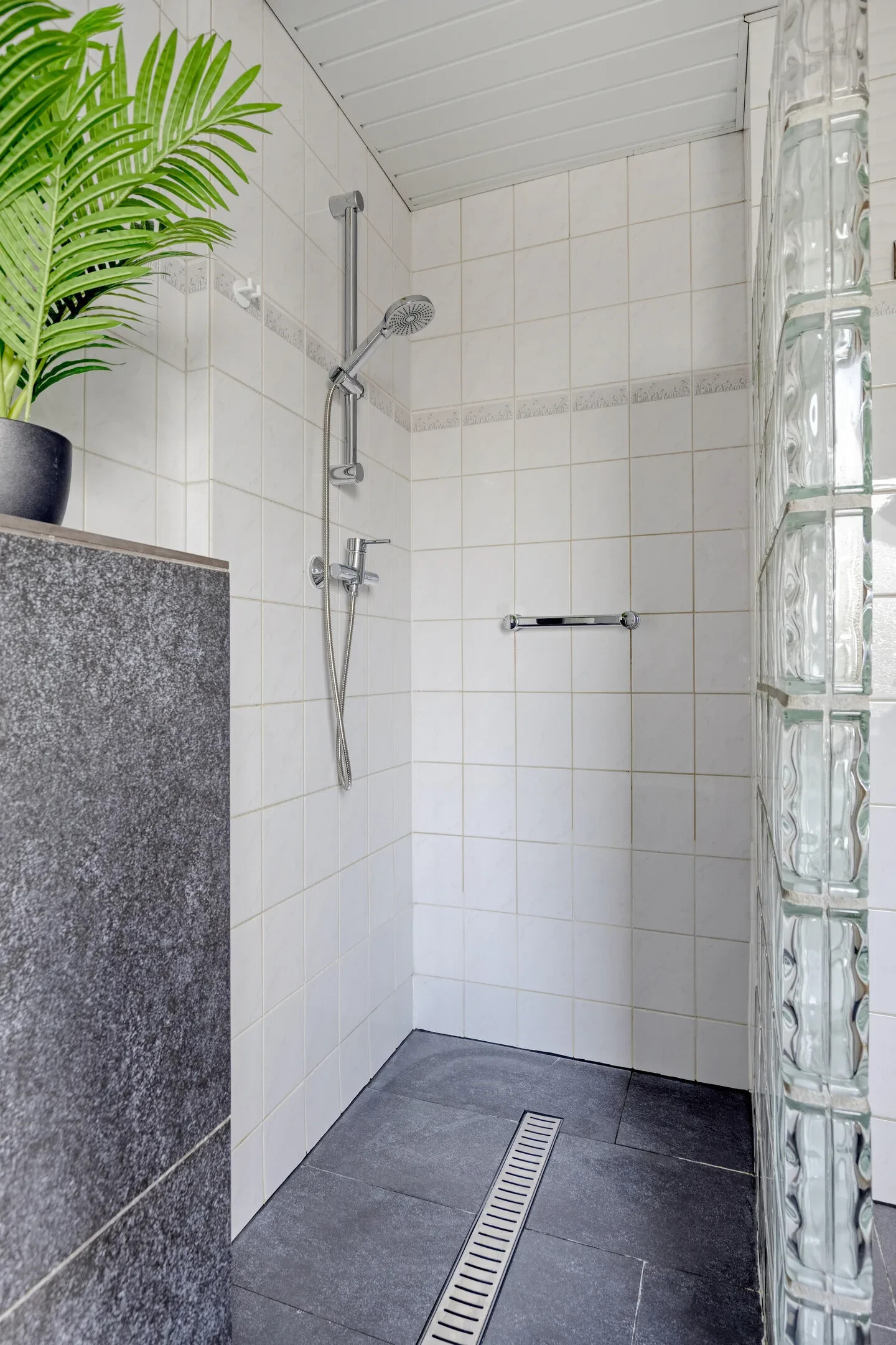 Tussenwoning te koop: Anjerstraat 32, Steenbergen