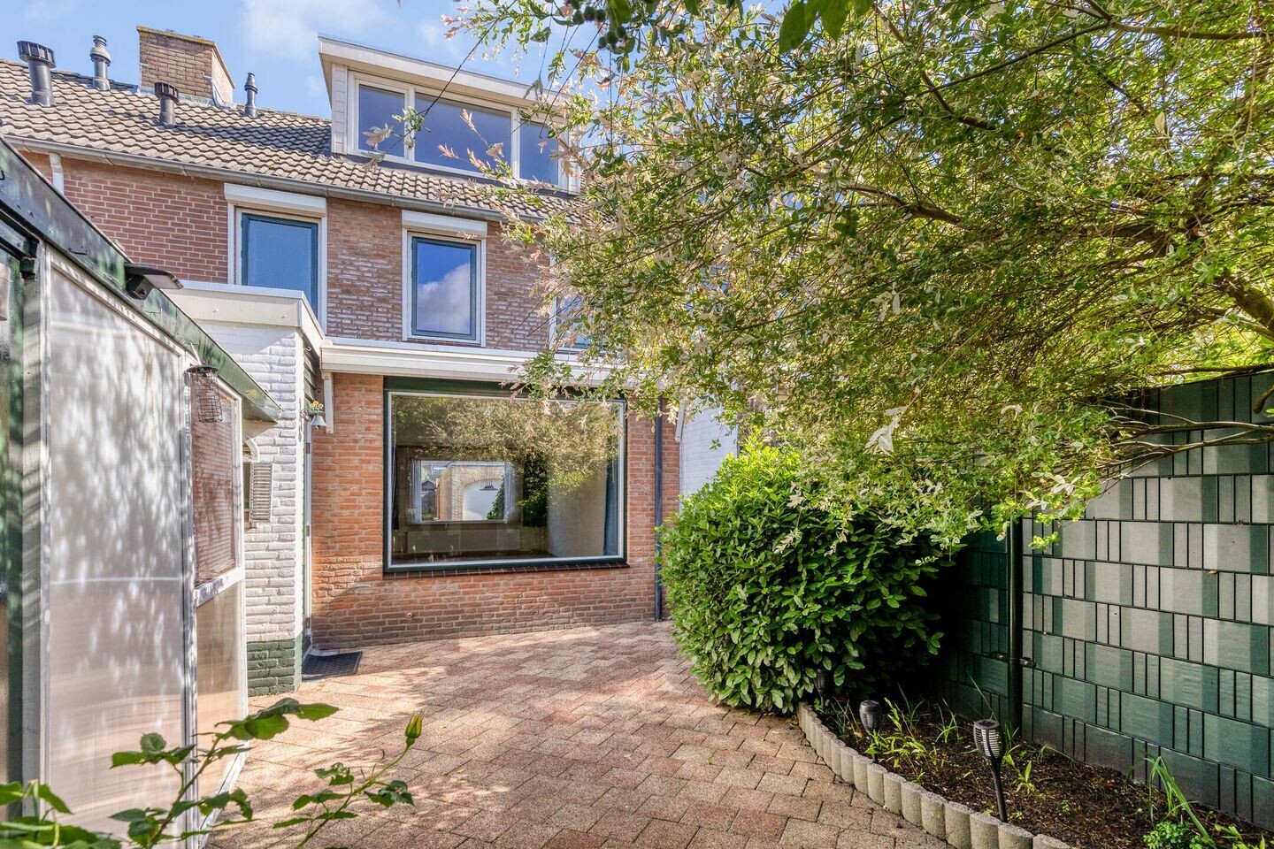 Tussenwoning te koop: Anjerstraat 32, Steenbergen