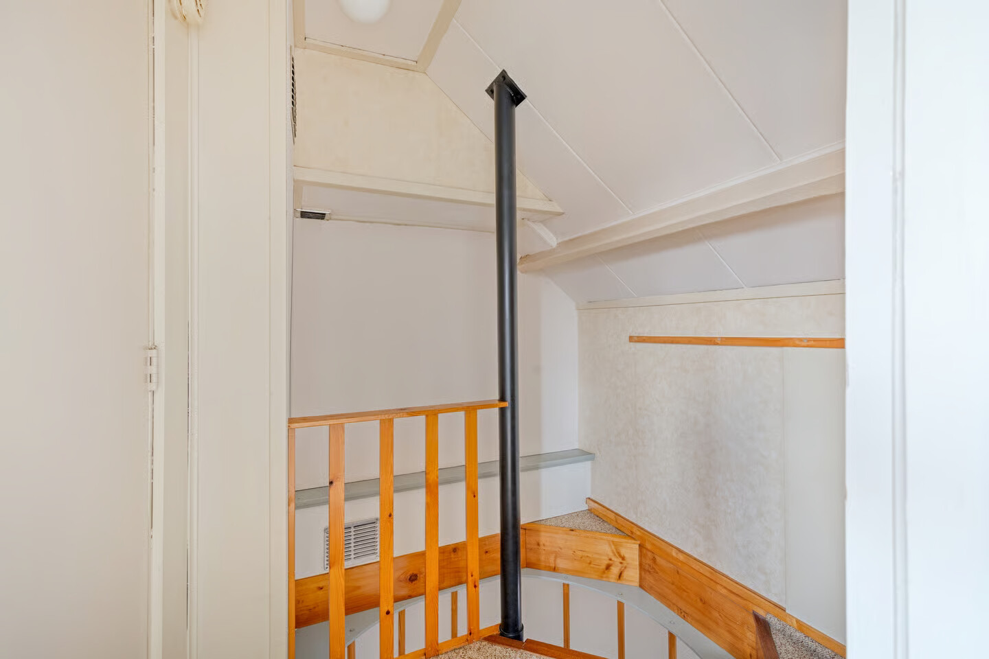 Tussenwoning te koop: Anjerstraat 32, Steenbergen