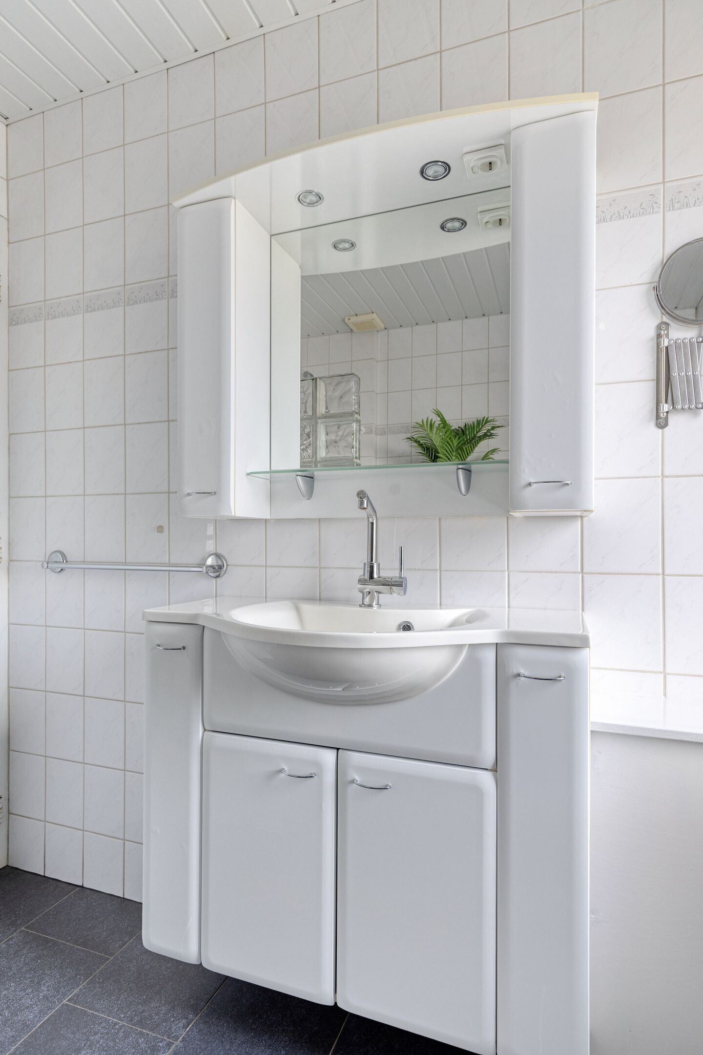 Tussenwoning te koop: Anjerstraat 32, Steenbergen