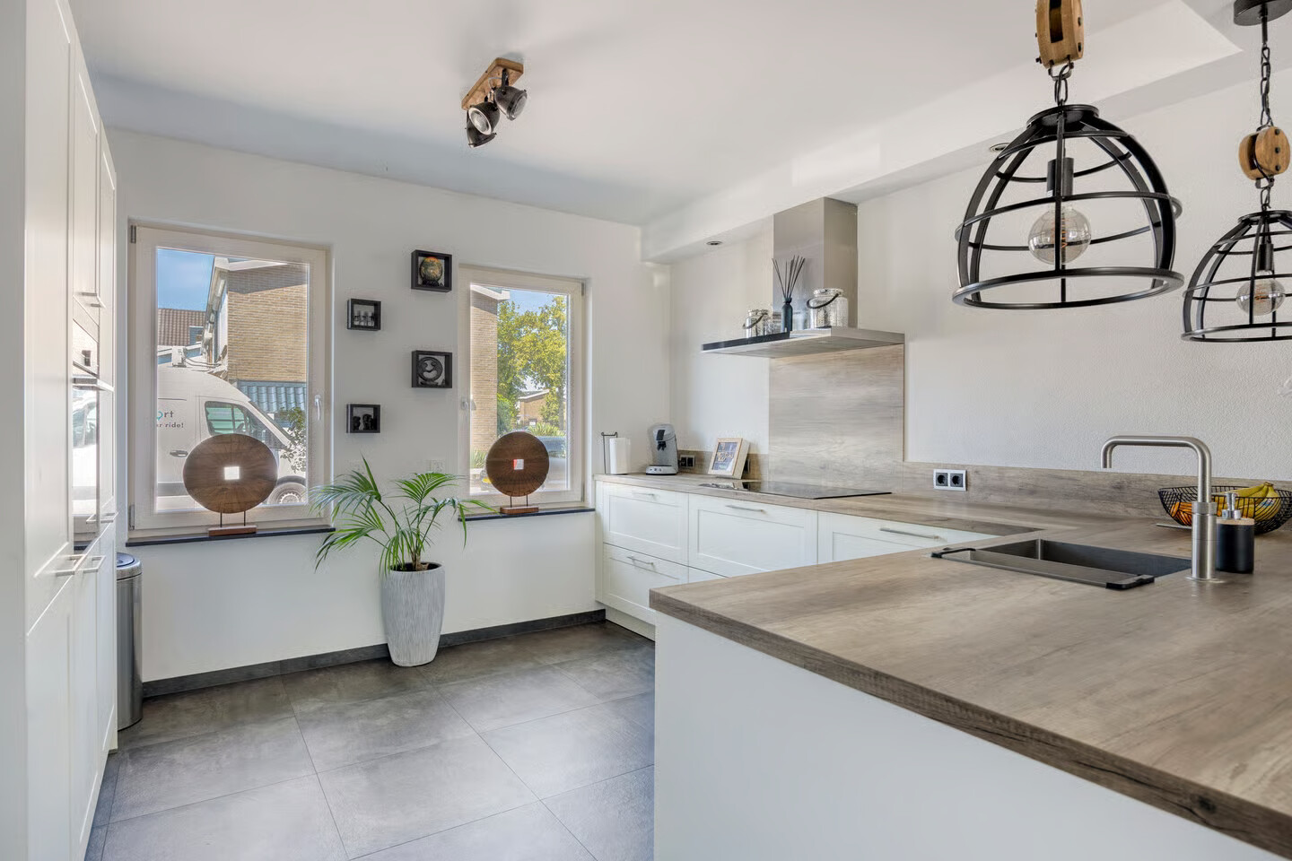 Tussenwoning te koop: Anjerstraat 36, Steenbergen