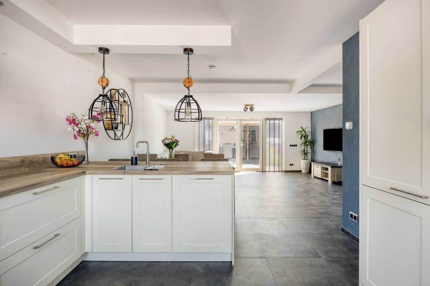 Tussenwoning te koop: Anjerstraat 36, Steenbergen