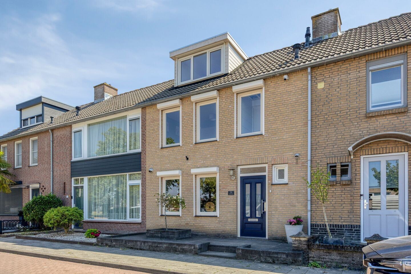Tussenwoning te koop: Anjerstraat 36, Steenbergen