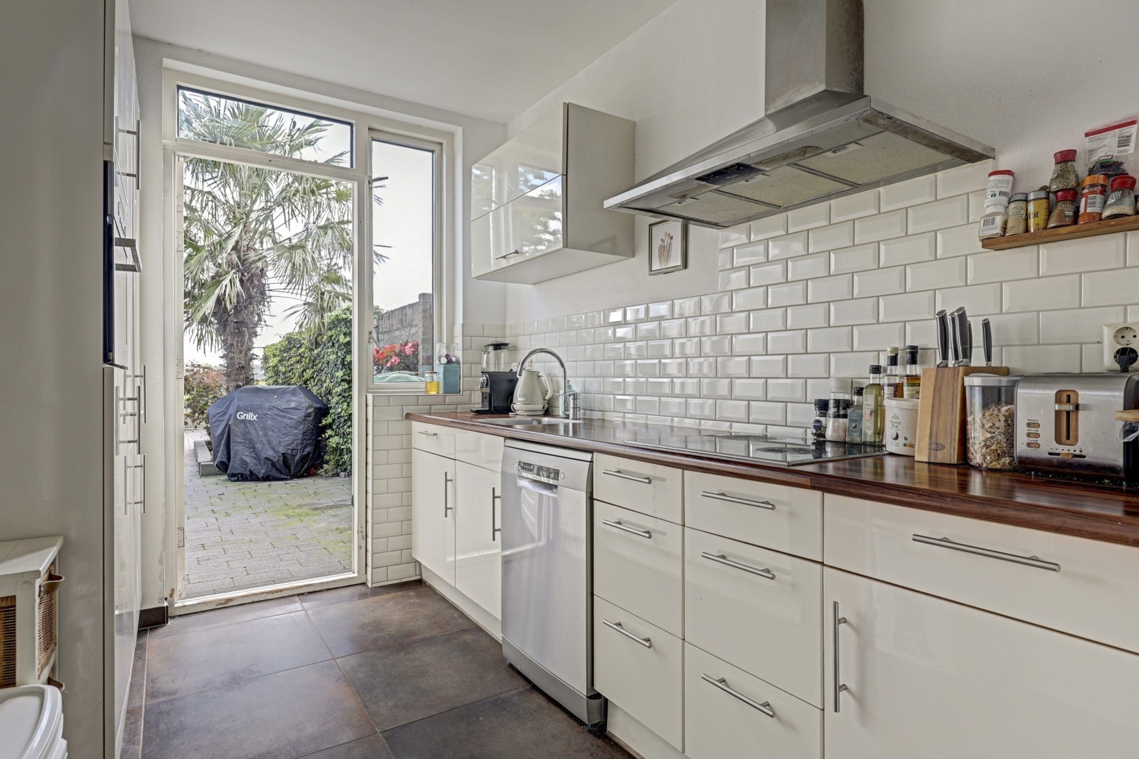 Hoekwoning te koop: Dorpsweg 6, De Heen