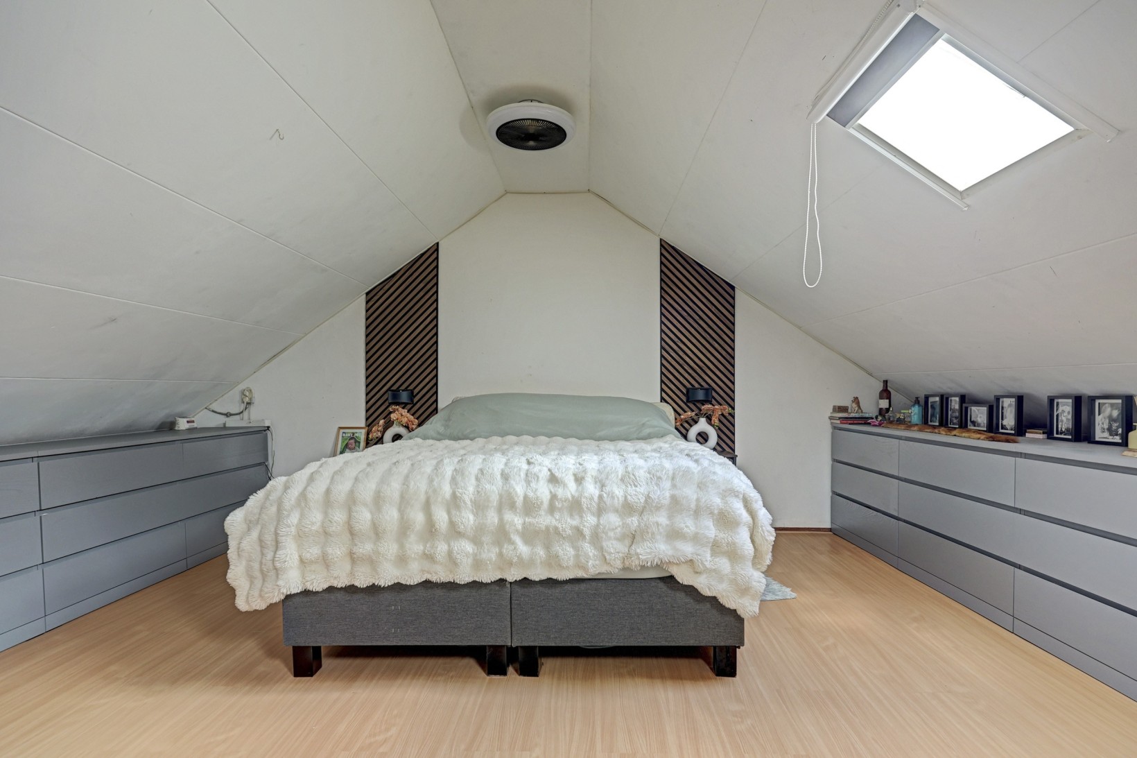 Hoekwoning te koop: Dorpsweg 6, De Heen