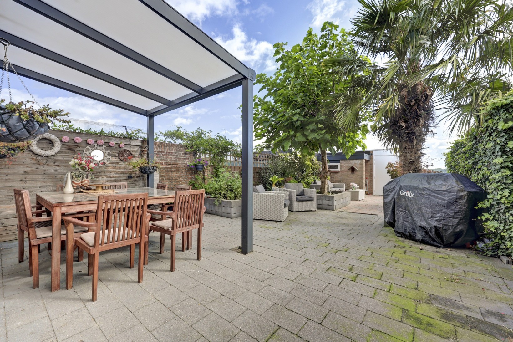 Hoekwoning te koop: Dorpsweg 6, De Heen