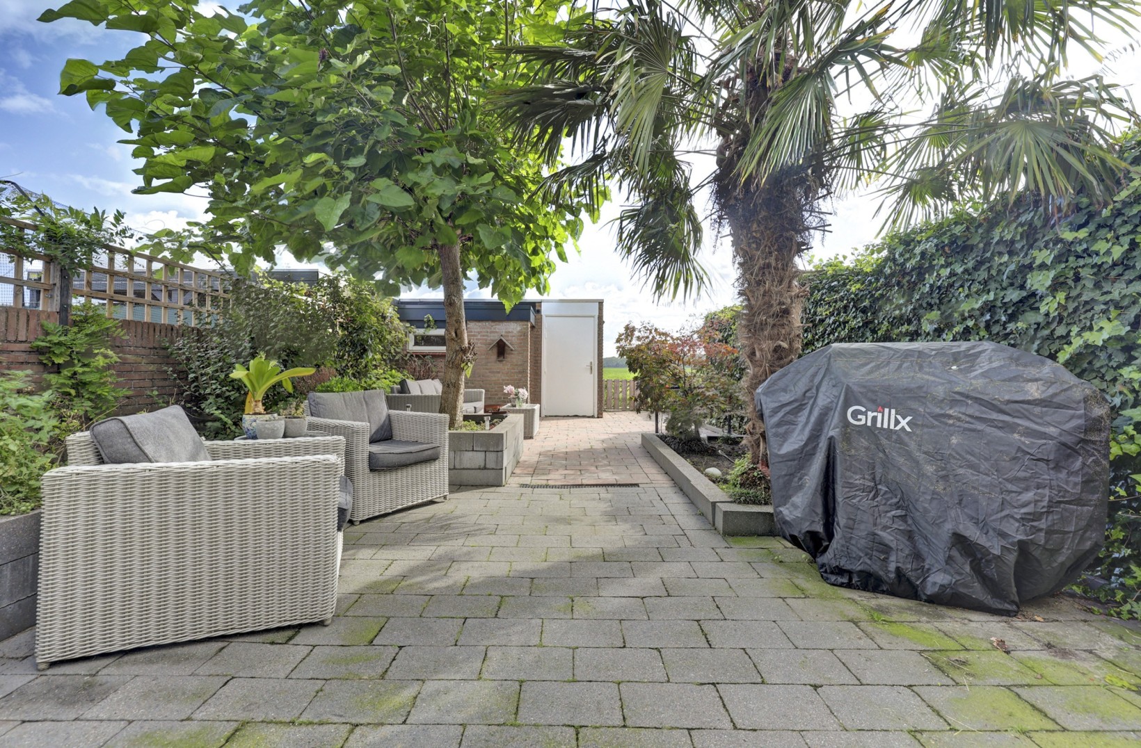 Hoekwoning te koop: Dorpsweg 6, De Heen