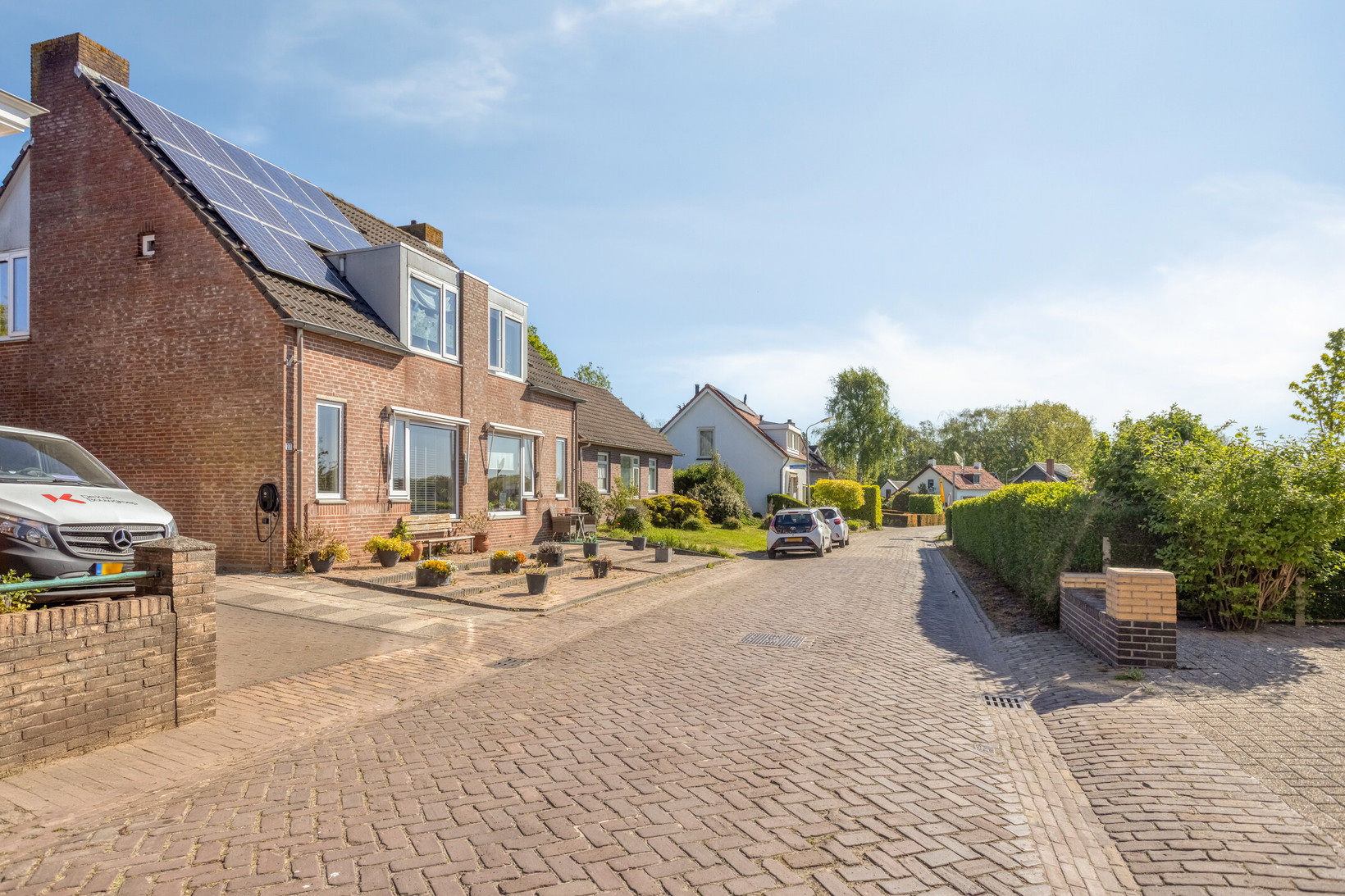 Twee-onder-één-kap te koop: nieuwe molenweg 27, Halsteren