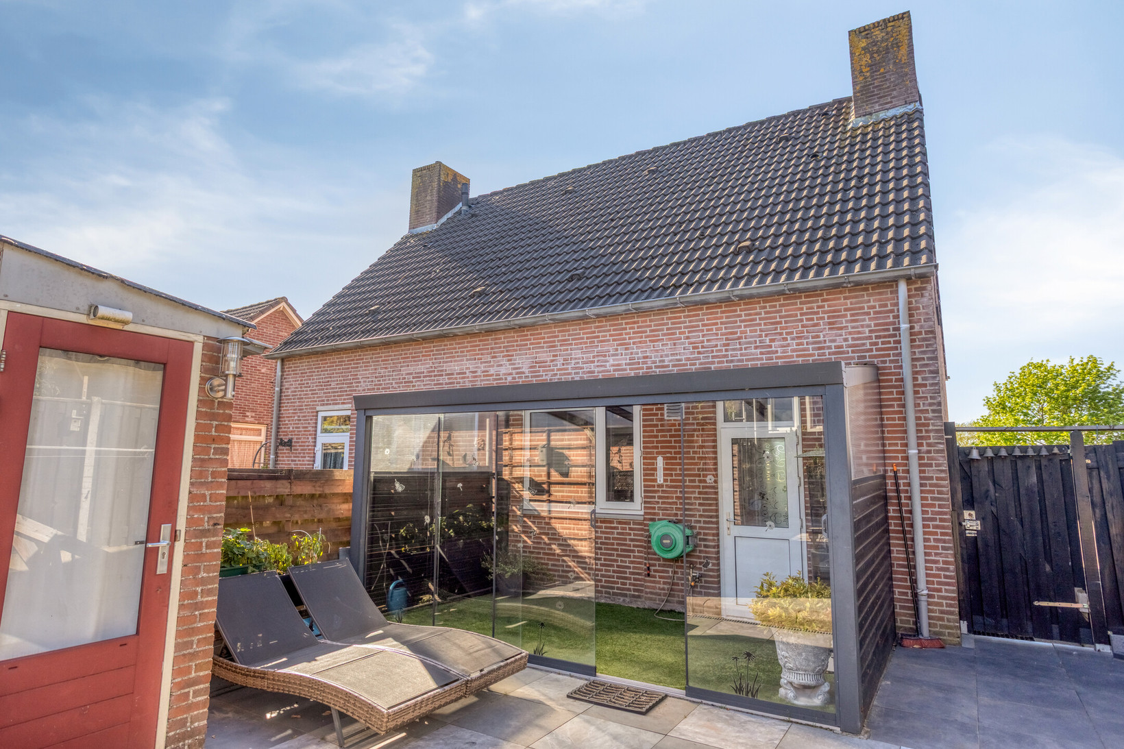 Twee-onder-één-kap te koop: nieuwe molenweg 27, Halsteren