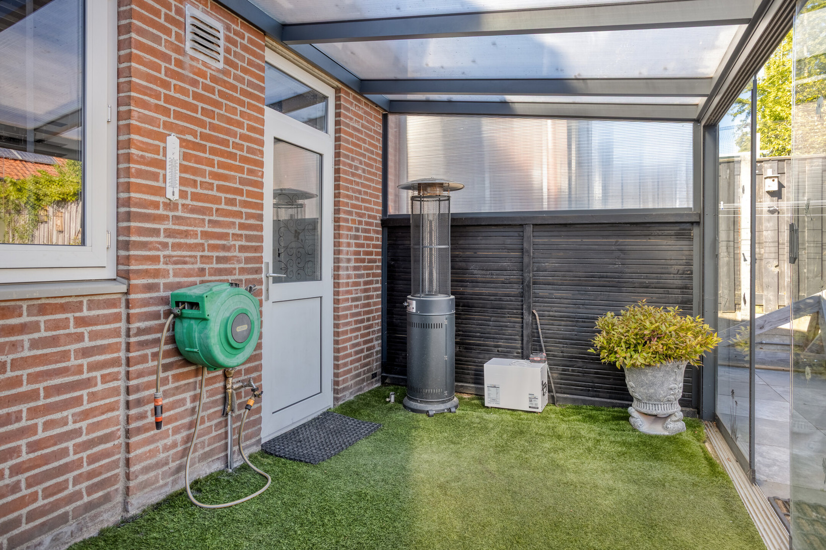 Twee-onder-één-kap te koop: nieuwe molenweg 27, Halsteren