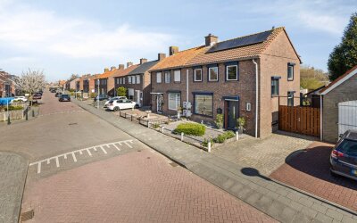 AM de Jongs. 2