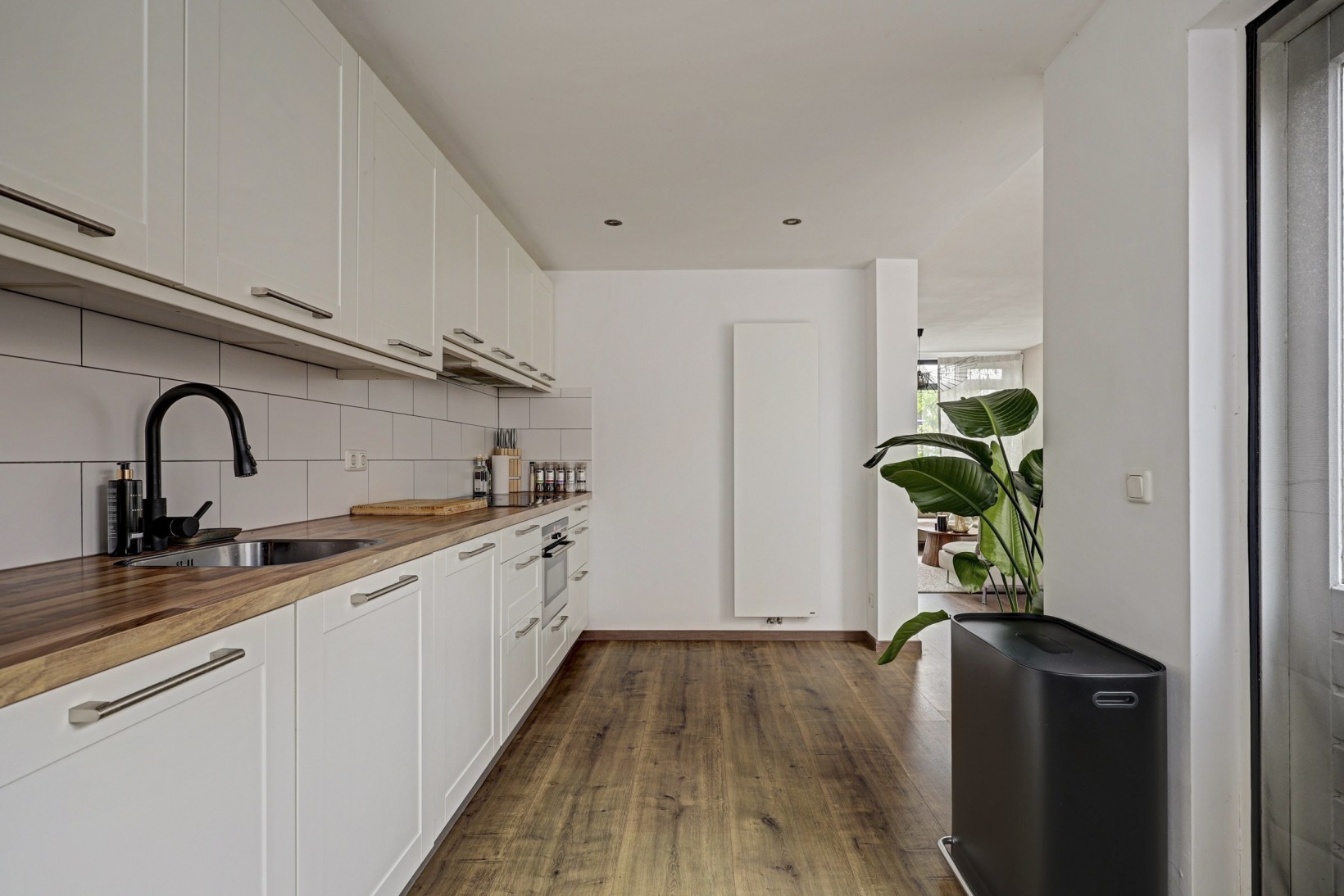 Tussenwoning te koop: Pieter van Botlantlaan 28, Nieuw-Vossemeer