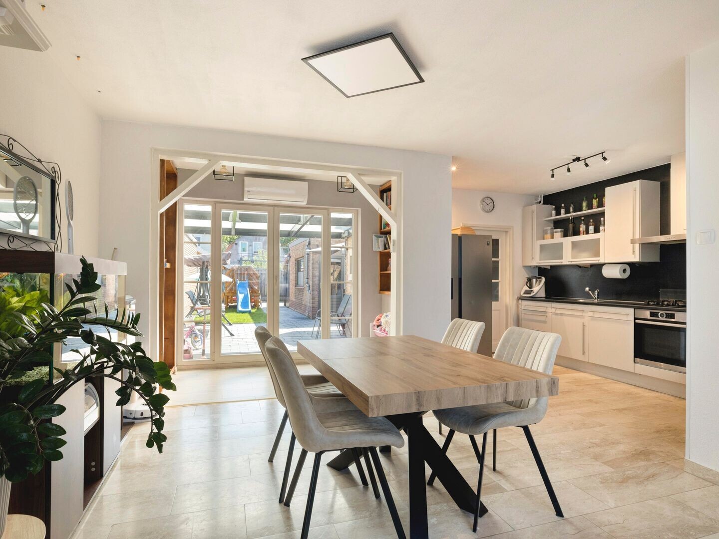 Tussenwoning te koop: Ten Ankerweg 5, Tholen