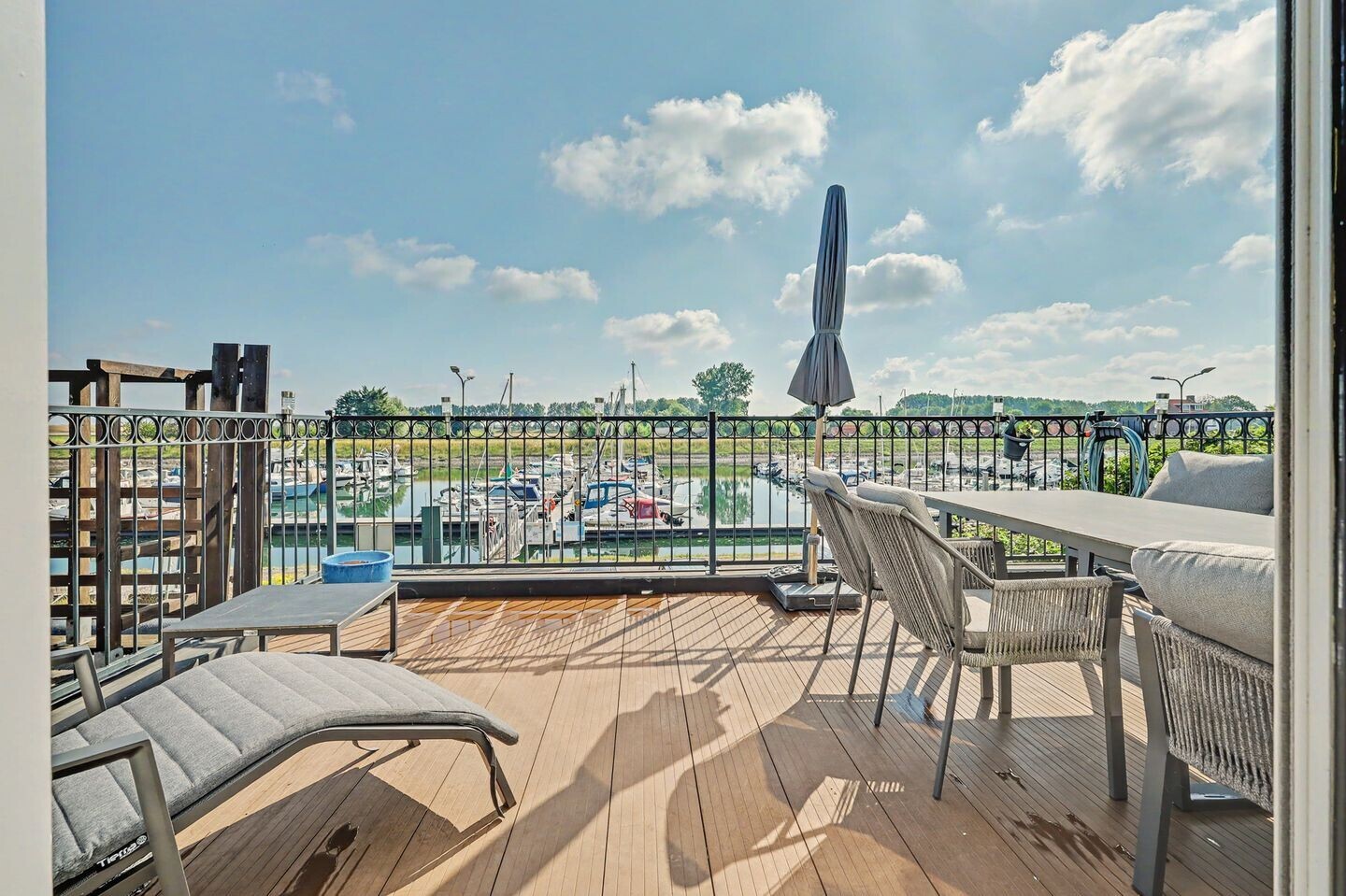 Tussenwoning te koop: Molendijk 52, Stavenisse