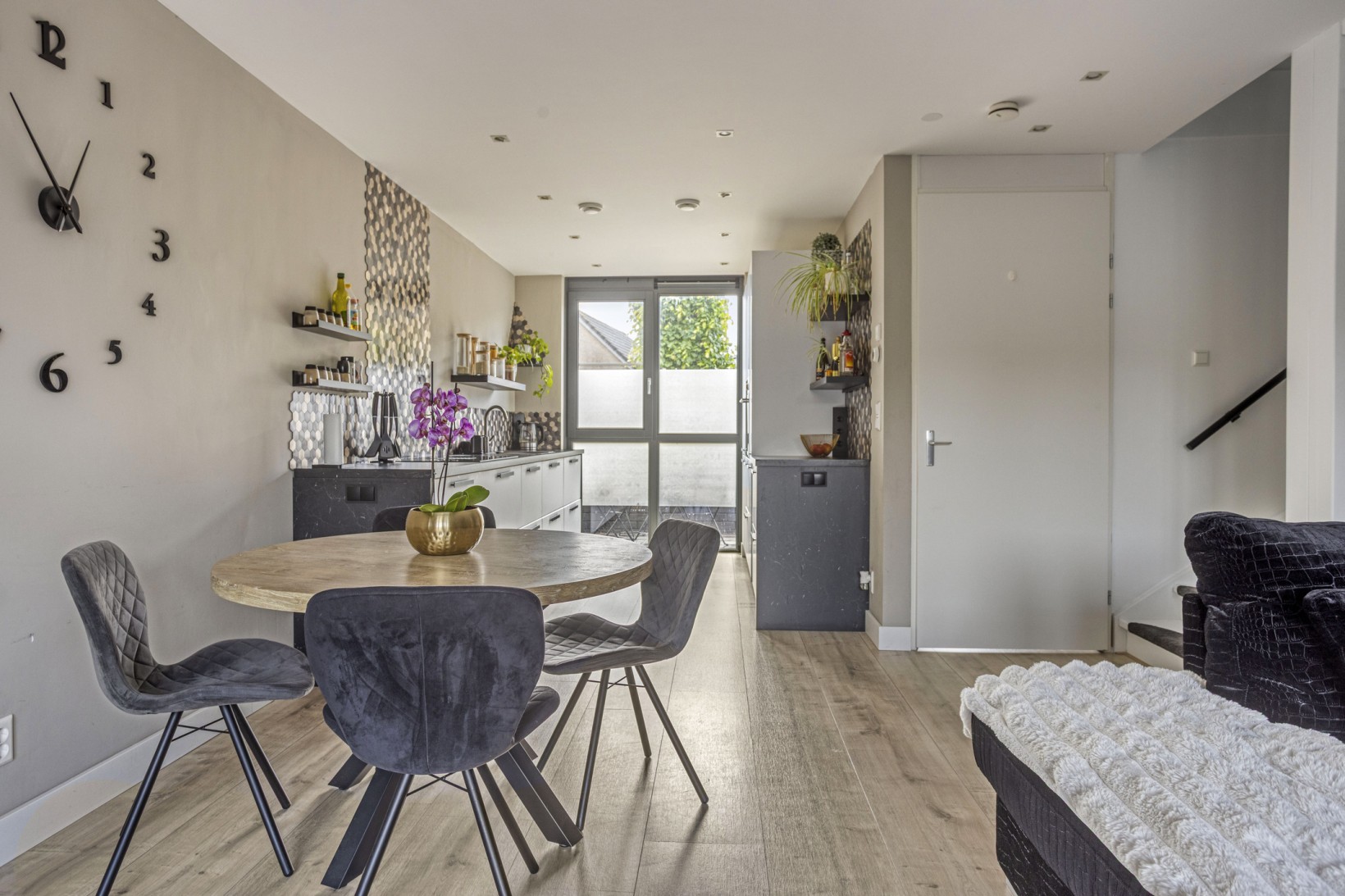 Tussenwoning te koop: Laan van Luxemburg 2A, Roosendaal