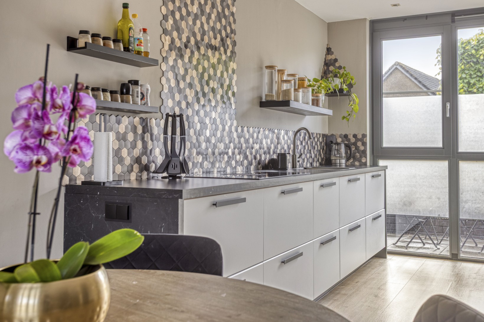Tussenwoning te koop: Laan van Luxemburg 2A, Roosendaal