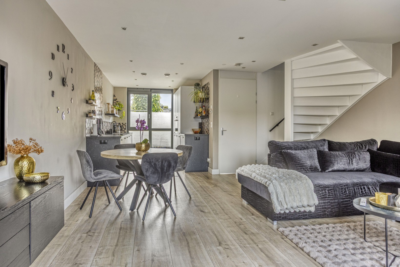 Tussenwoning te koop: Laan van Luxemburg 2A, Roosendaal