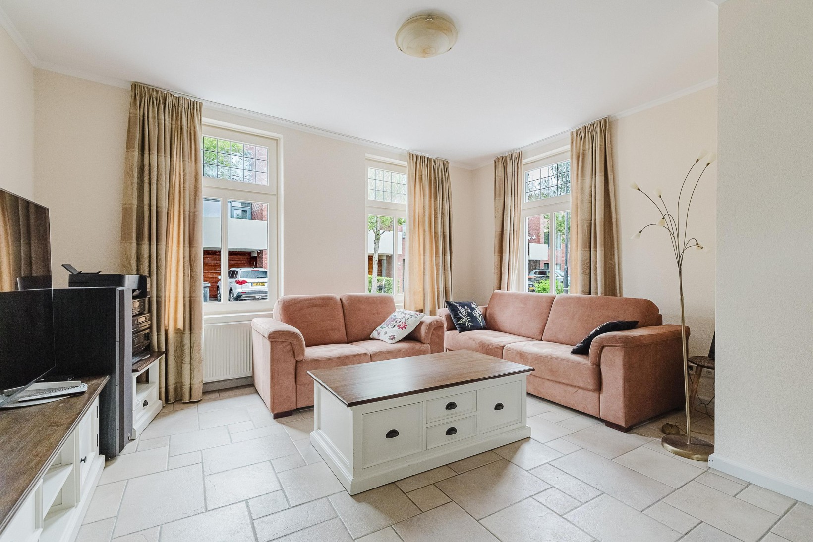 Twee-onder-één-kap te koop: Vrouwemadestraat 67, Roosendaal