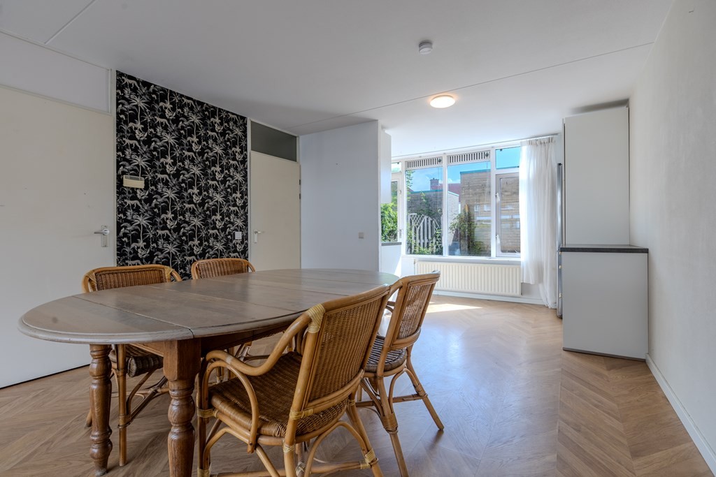 Tussenwoning te koop: Carel Willinkplein 13, Roosendaal