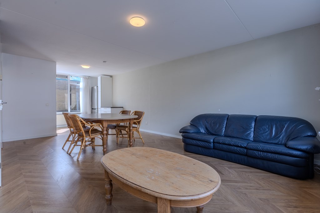 Tussenwoning te koop: Carel Willinkplein 13, Roosendaal