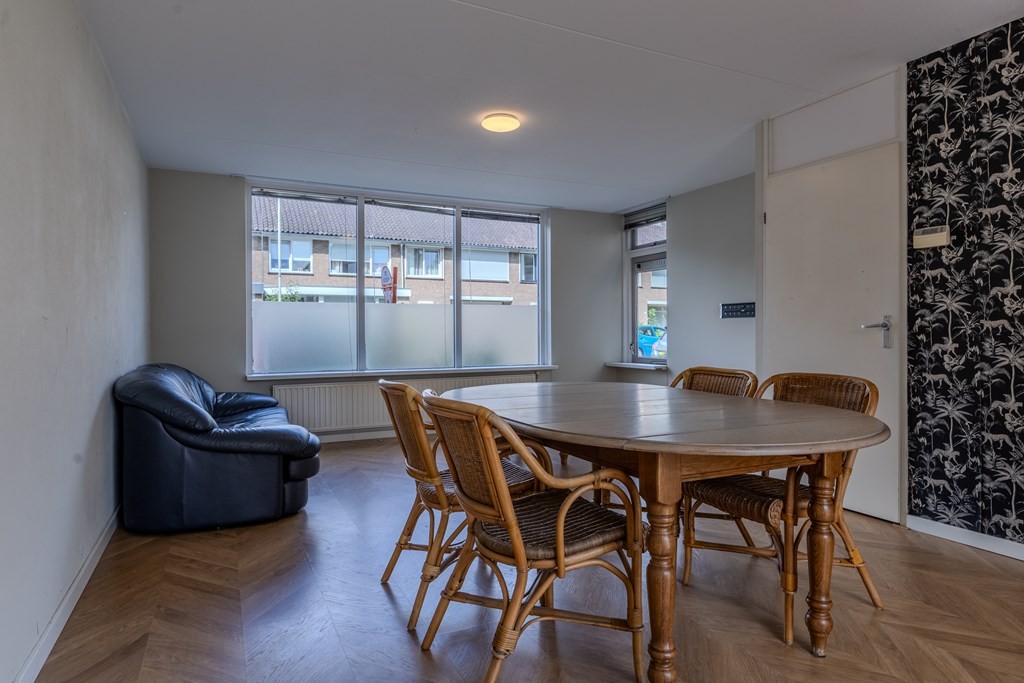 Tussenwoning te koop: Carel Willinkplein 13, Roosendaal