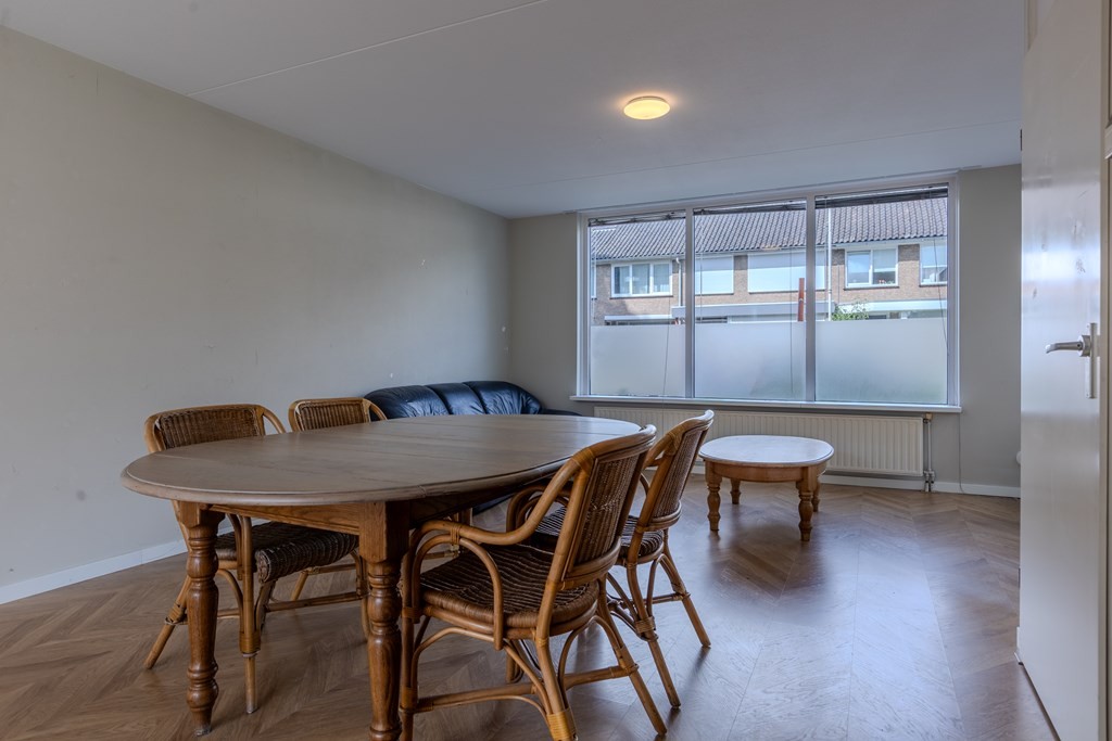 Tussenwoning te koop: Carel Willinkplein 13, Roosendaal