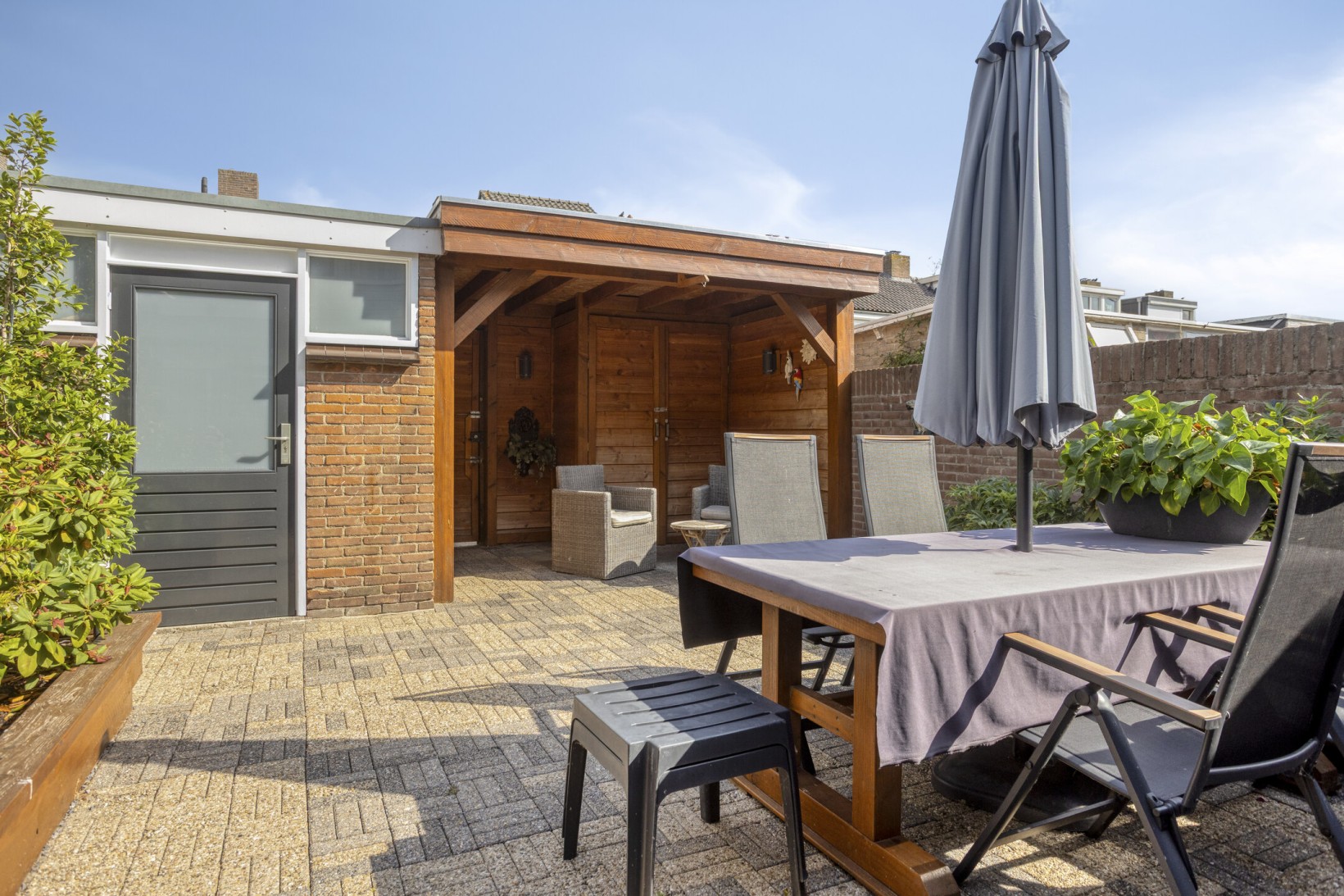 Tussenwoning te koop: Adriaen van Ostadestraat 33, Roosendaal