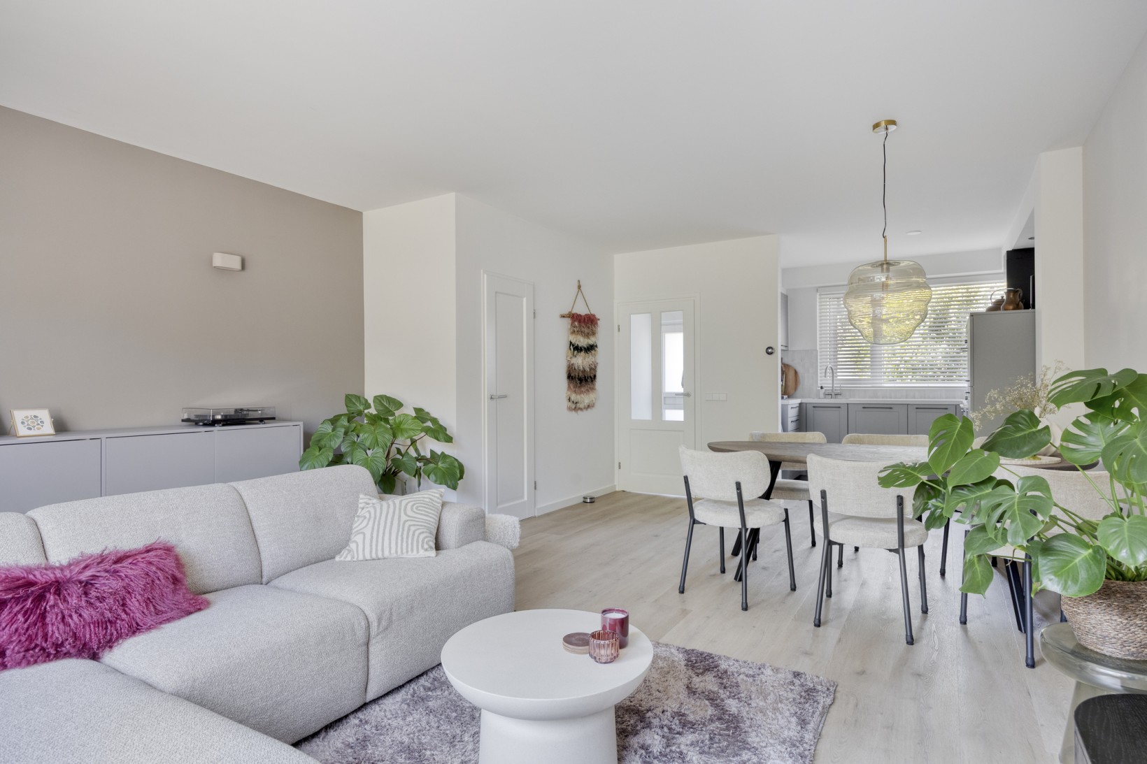 Tussenwoning te koop: Diamantdijk 88, Roosendaal