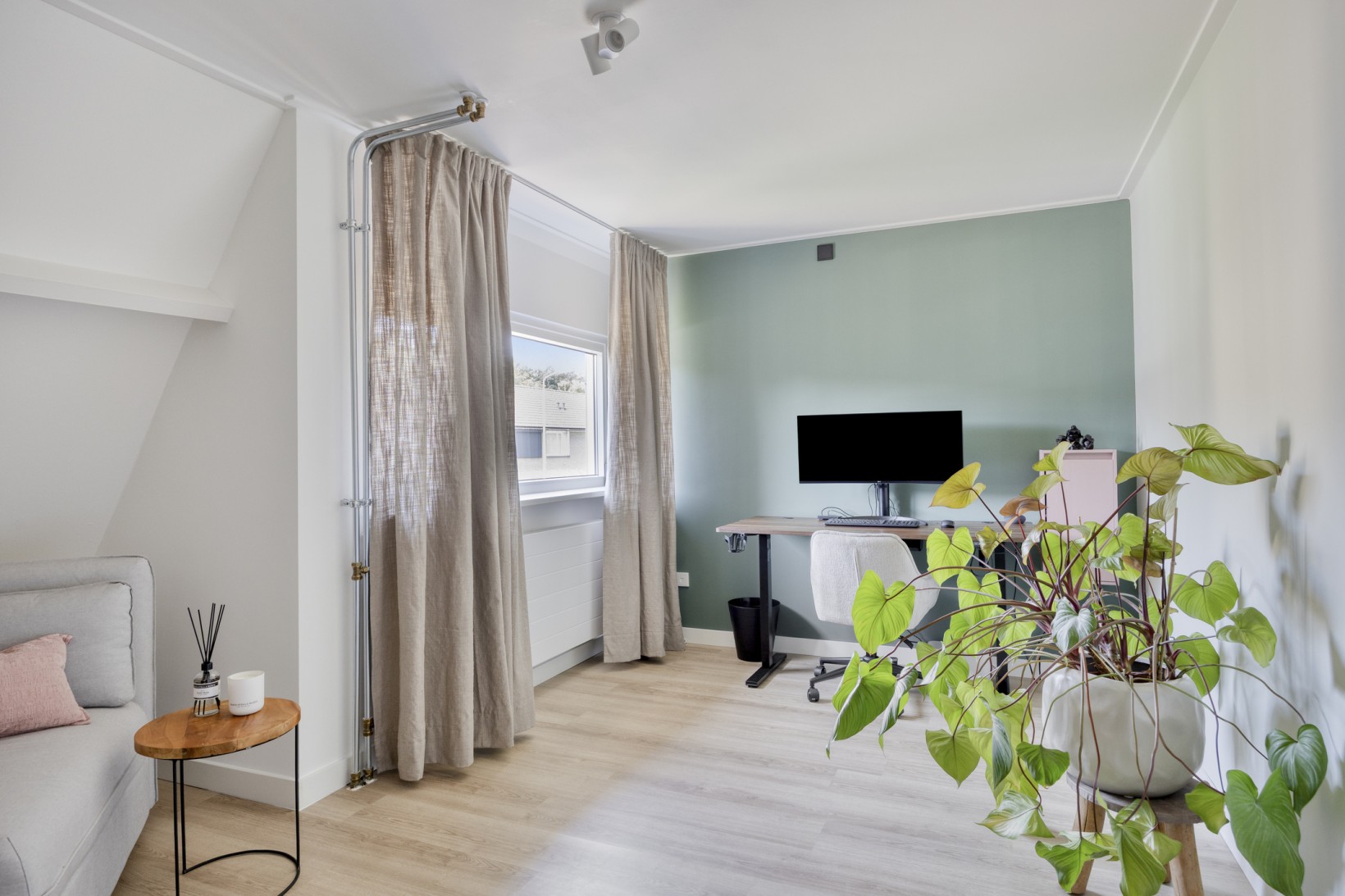 Tussenwoning te koop: Diamantdijk 88, Roosendaal