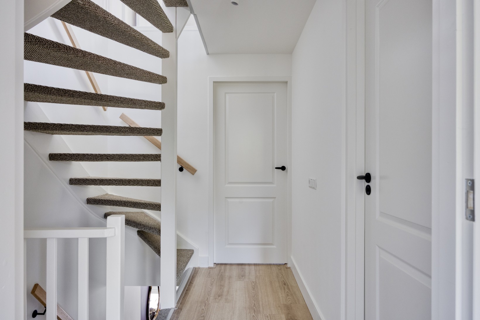 Tussenwoning te koop: Diamantdijk 88, Roosendaal