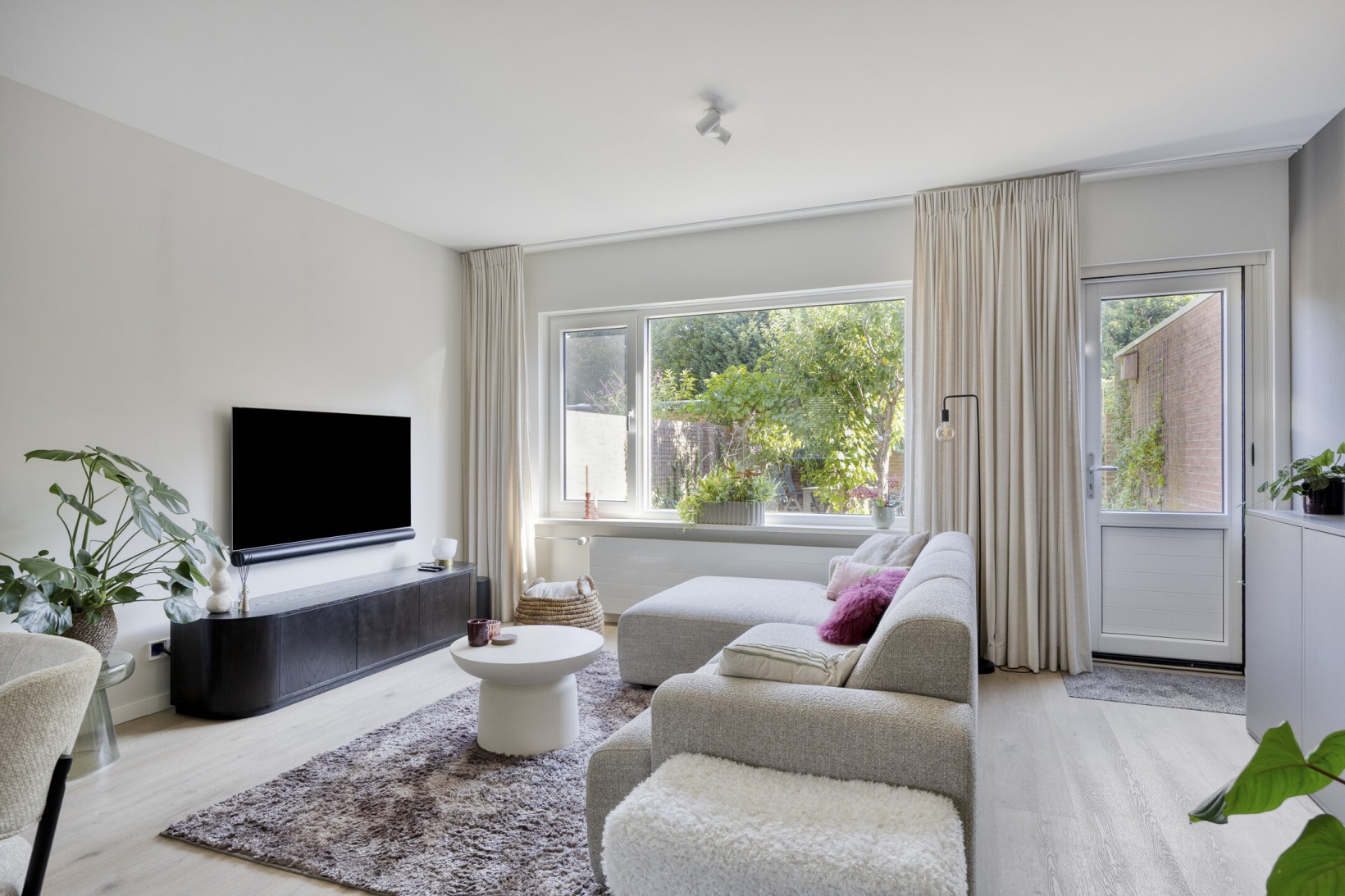 Tussenwoning te koop: Diamantdijk 88, Roosendaal