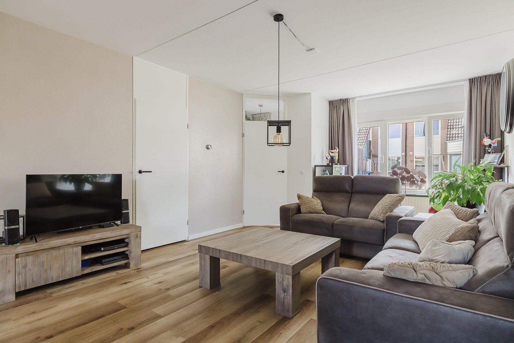 Tussenwoning te koop: Dijkcentrum 6, Roosendaal