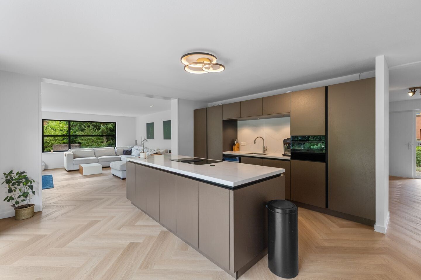 Vrijstaande woning te koop: Robijndijk 151, Roosendaal