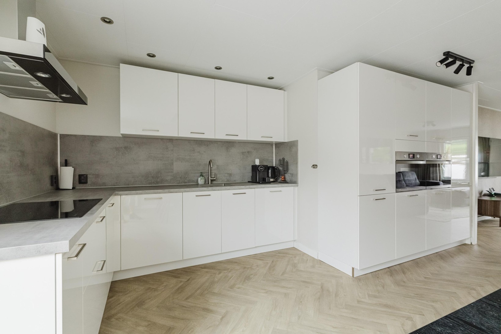 Hoekwoning te koop: Ambrozijnberg 24, Roosendaal