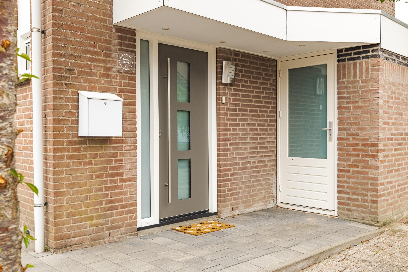 Hoekwoning te koop: Ambrozijnberg 24, Roosendaal