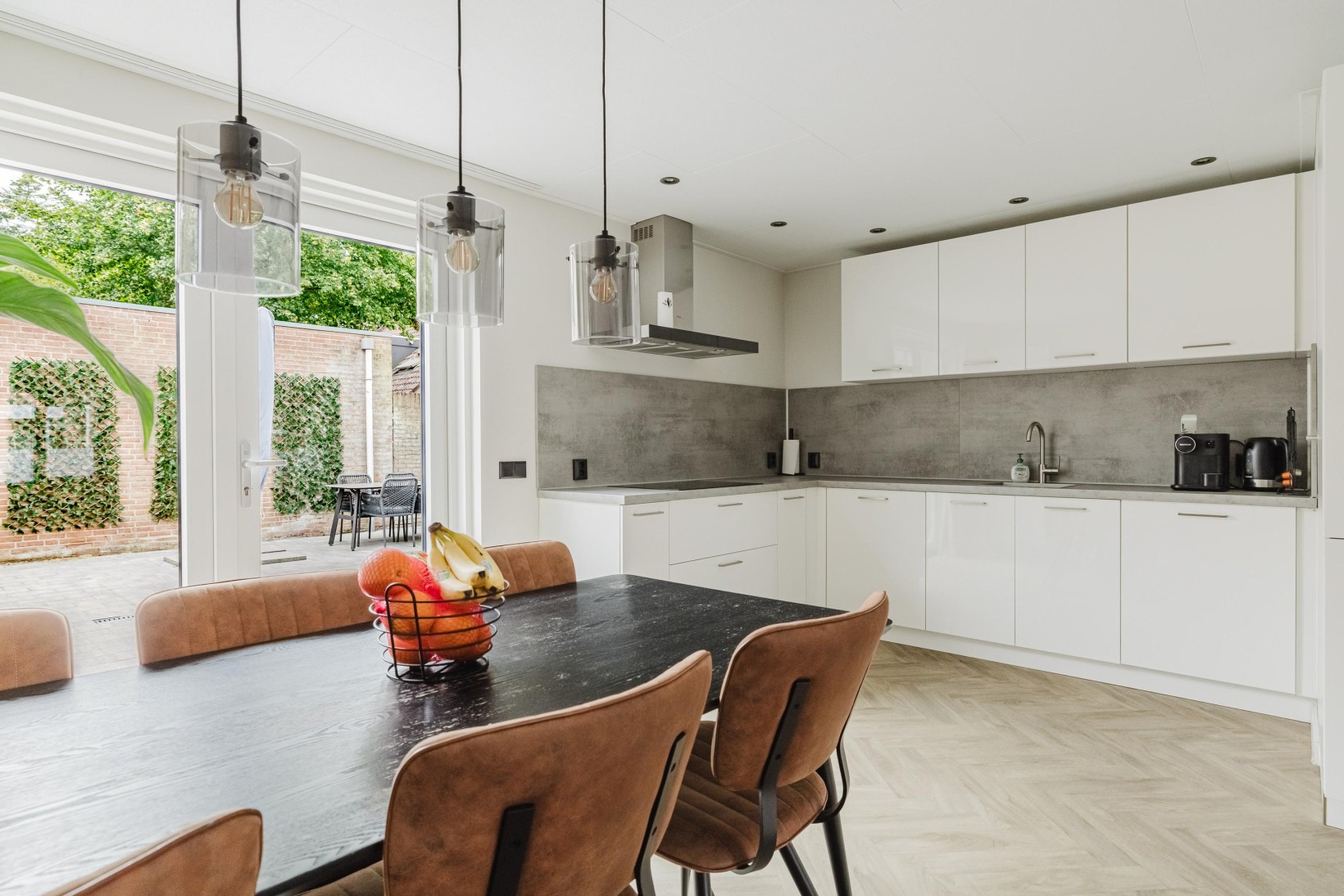 Hoekwoning te koop: Ambrozijnberg 24, Roosendaal
