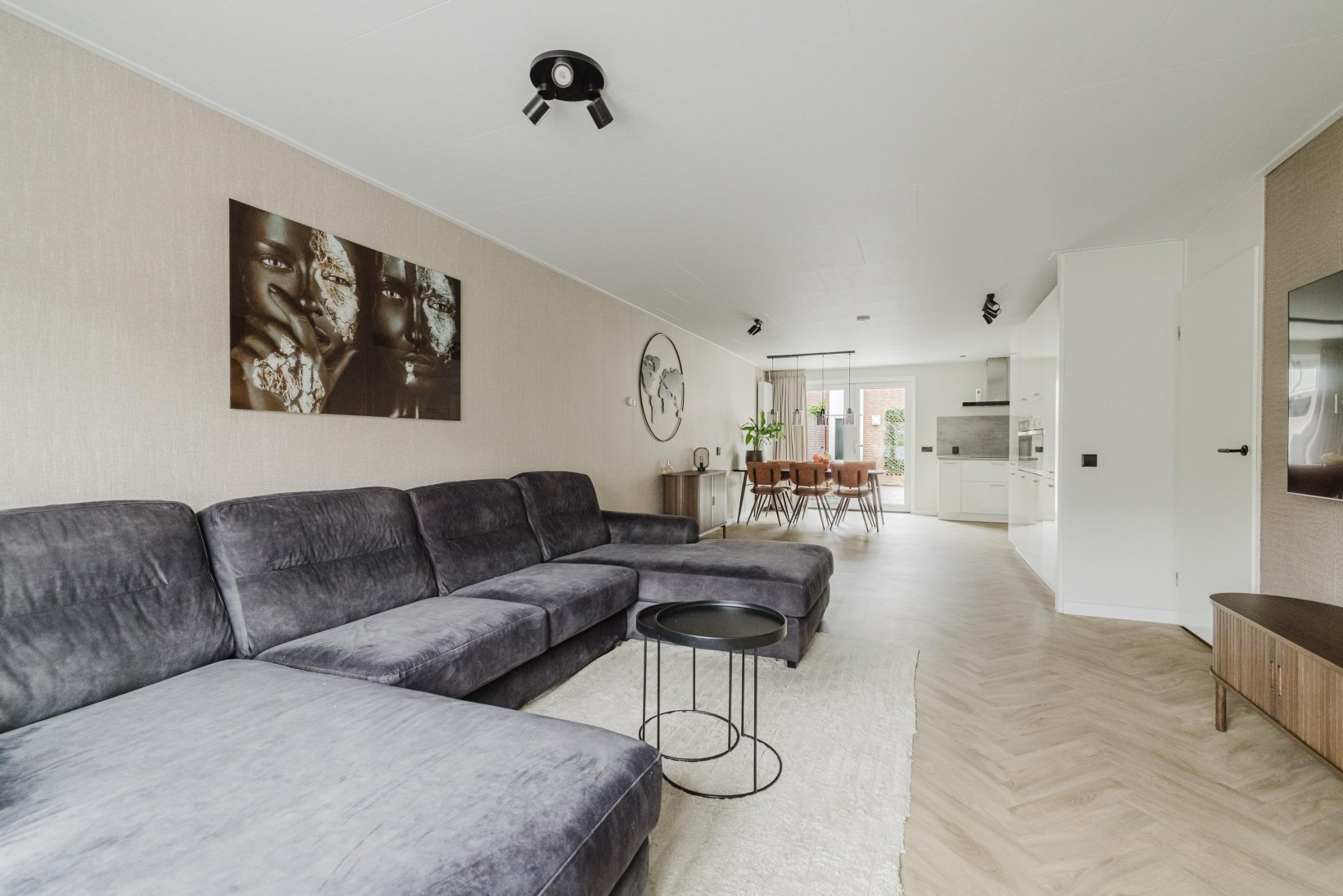 Hoekwoning te koop: Ambrozijnberg 24, Roosendaal