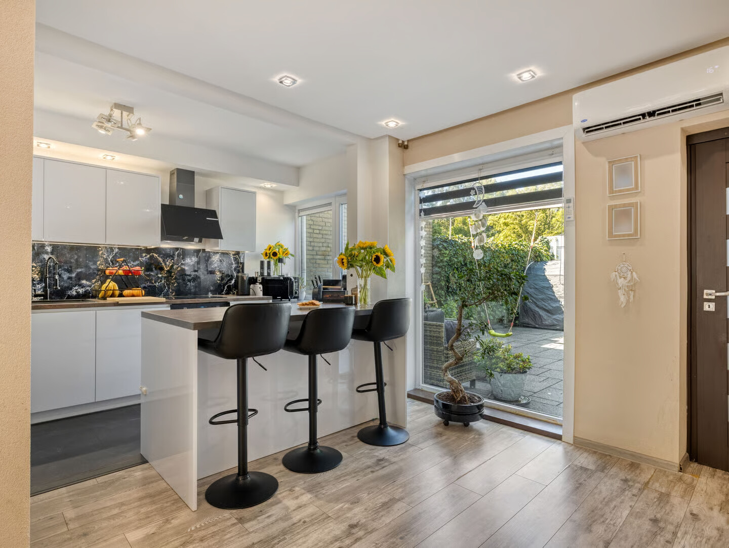 Tussenwoning te koop: Odiliadonk 48, Roosendaal