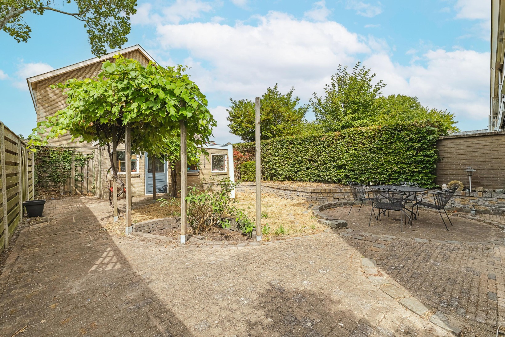 Hoekwoning te koop: Donkenweg 1, Roosendaal
