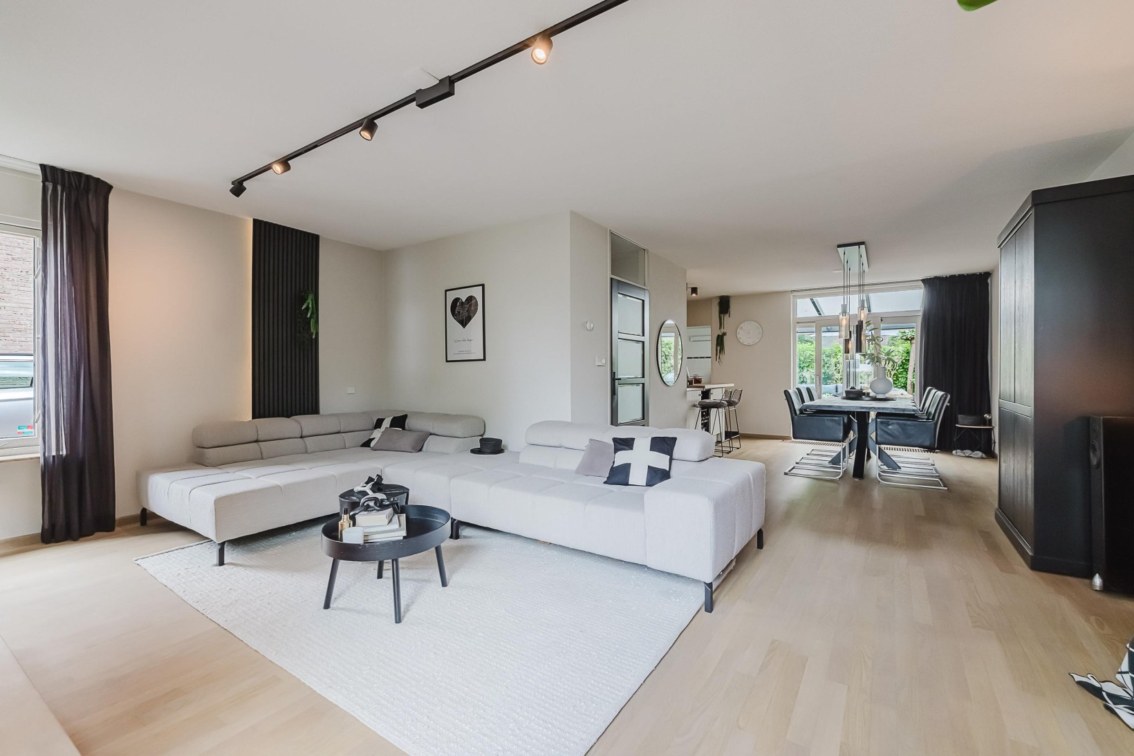 Hoekwoning te koop: Freesiaberg 24, Roosendaal