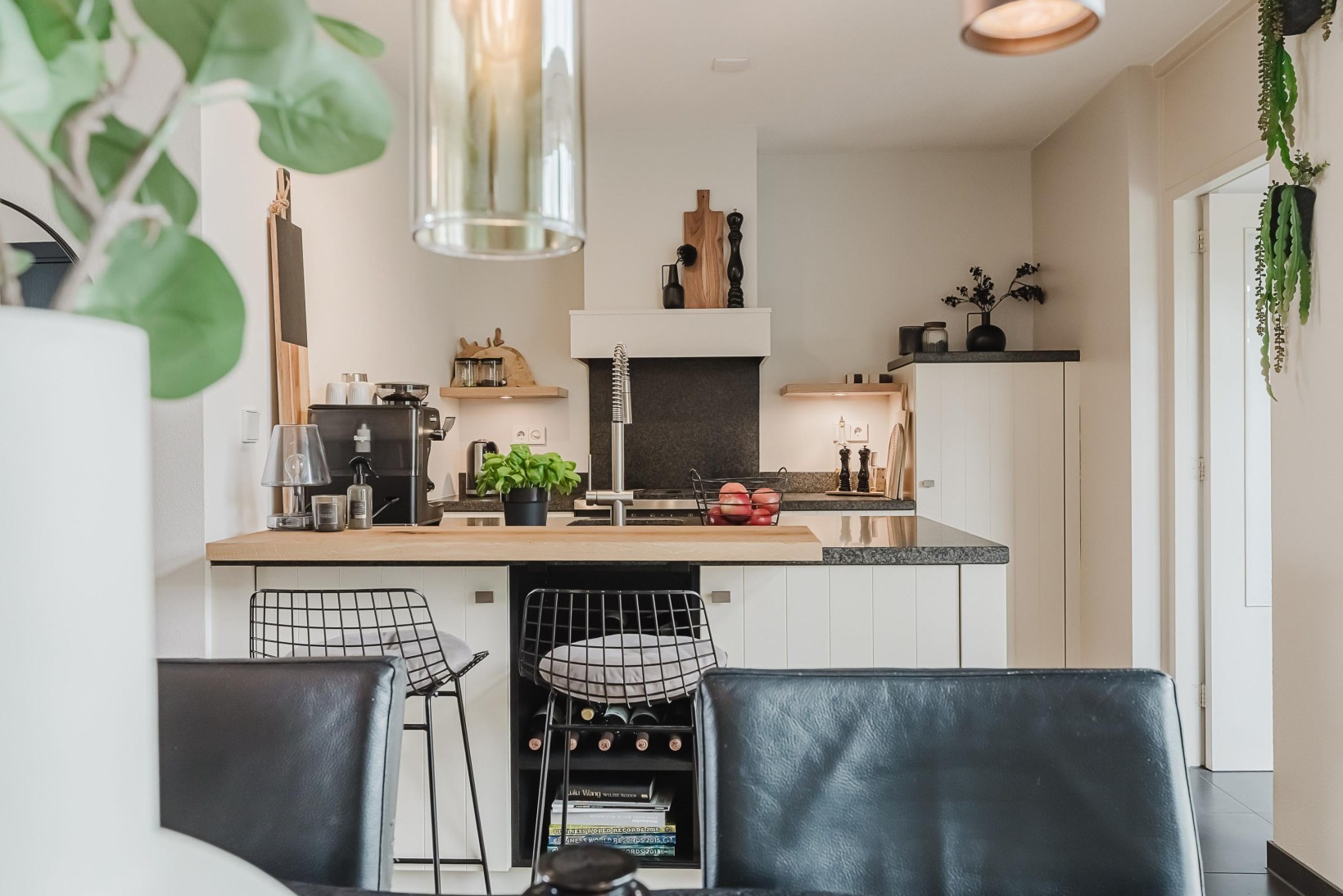 Hoekwoning te koop: Freesiaberg 24, Roosendaal
