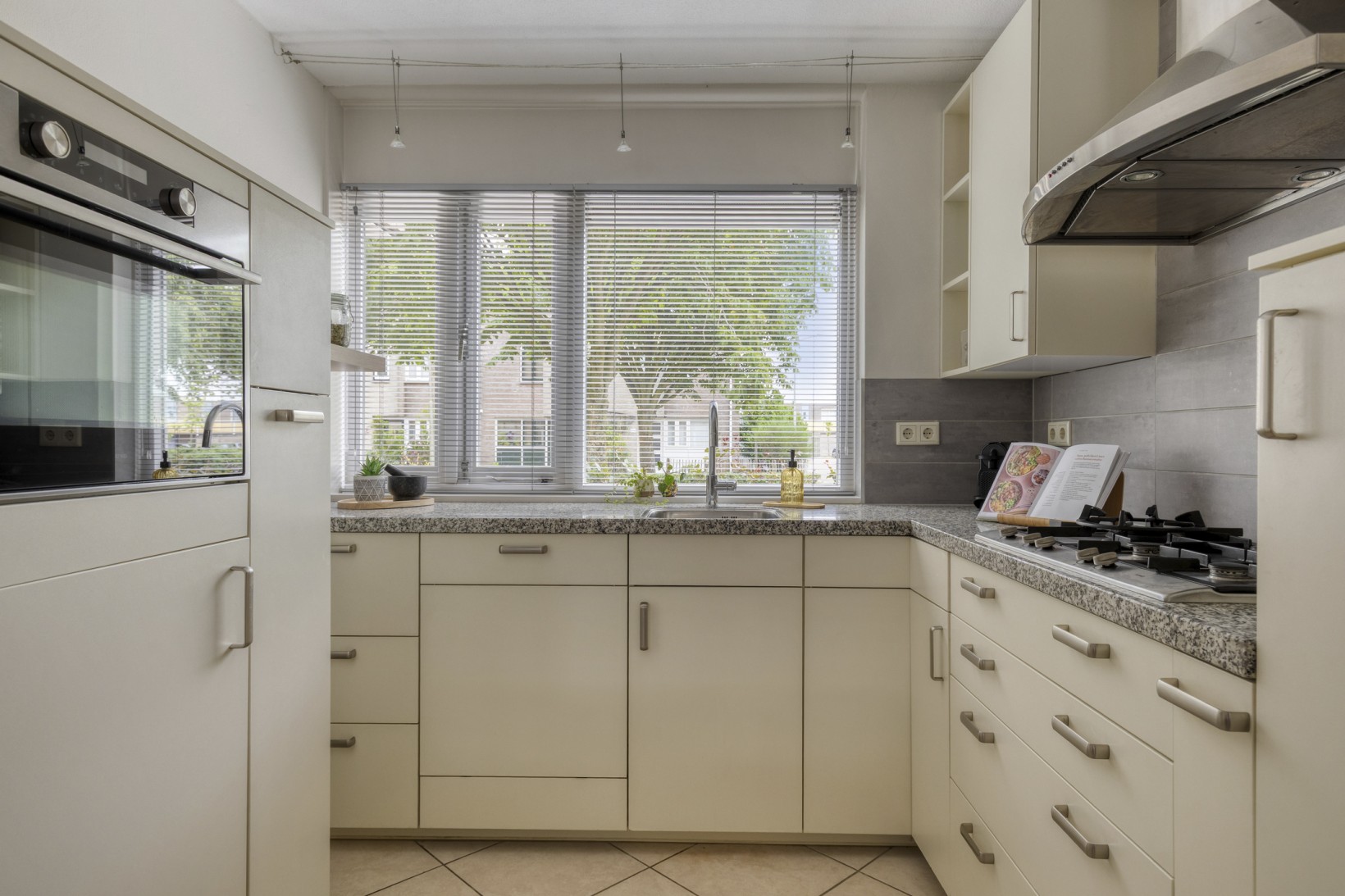 Hoekwoning te koop: Kastanjeberg 85, Roosendaal