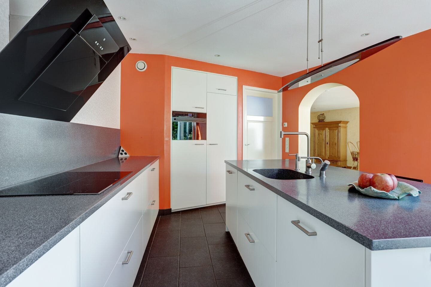 Tussenwoning te koop: laurierberg 13A, Roosendaal