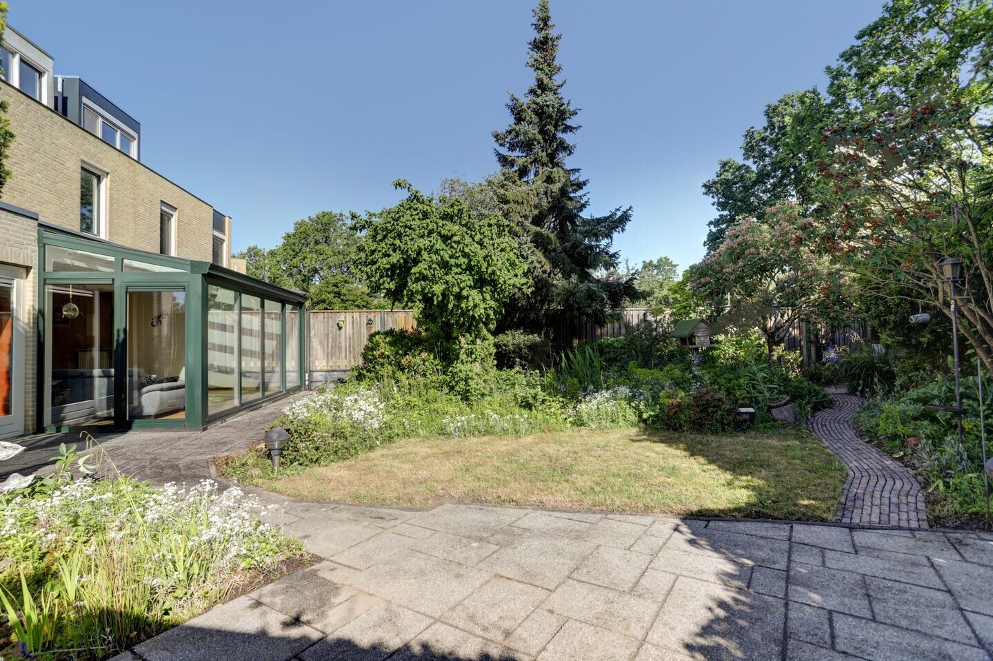 Tussenwoning te koop: laurierberg 13A, Roosendaal