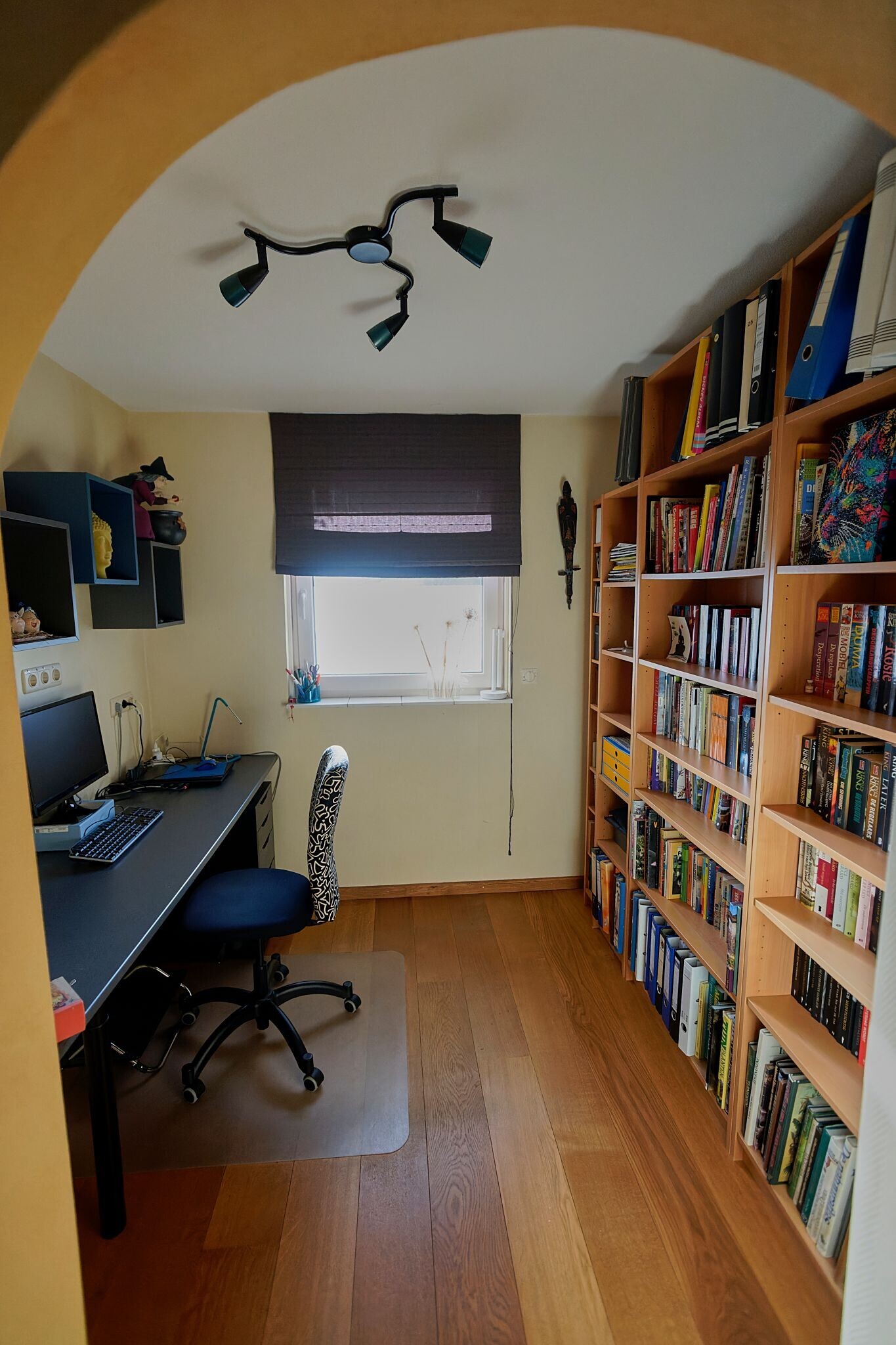 Tussenwoning te koop: laurierberg 13A, Roosendaal
