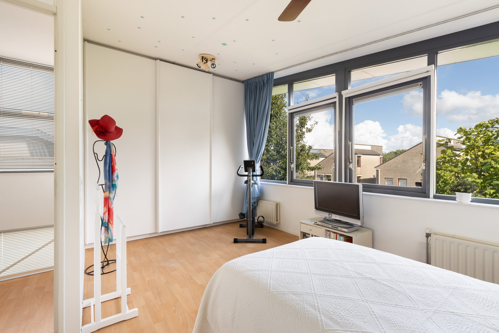 Twee-onder-één-kap te koop: Thorbeckelaan 49, Roosendaal
