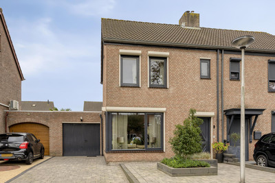 Elzenrijs 83