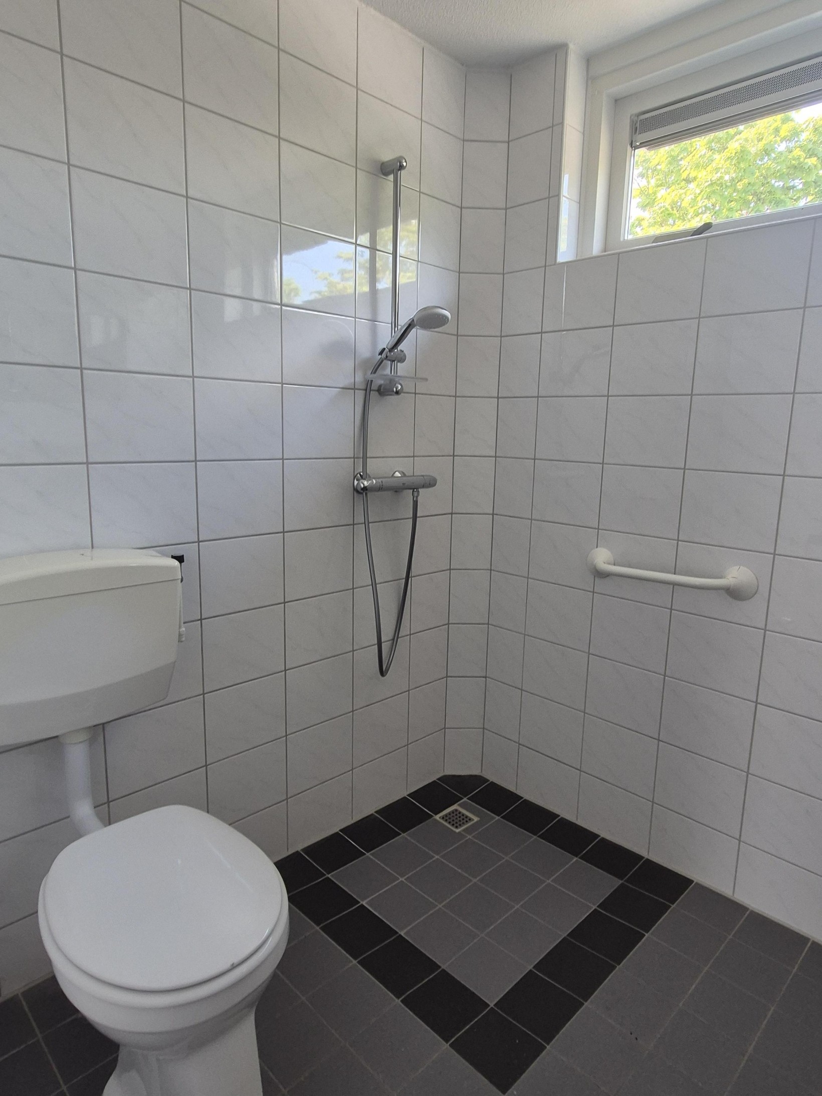 Tussenwoning te koop: Esdoornstraat 7, Heerle