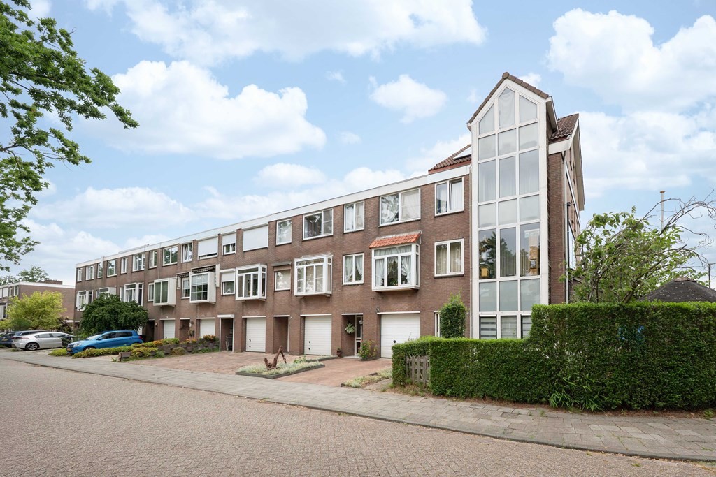Tussenwoning te koop: C Raaijmakerslaan 12, Oudenbosch